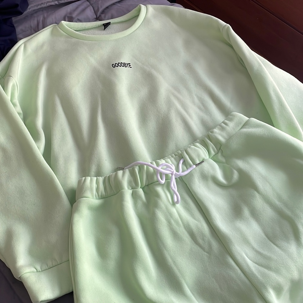 GOODBYE Sweatshirt & Shorts